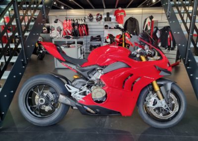 2020 Ducati Panigale V4S with full Akra System