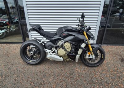 2022 Ducati Streetfighter V4S